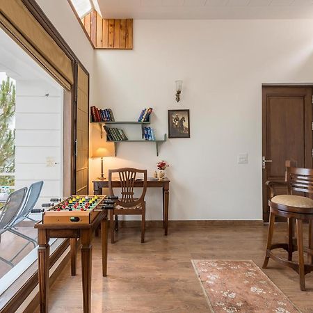 Stayvista At Bellevue With Outdoor Jacuzzi Kasauli Exterior foto