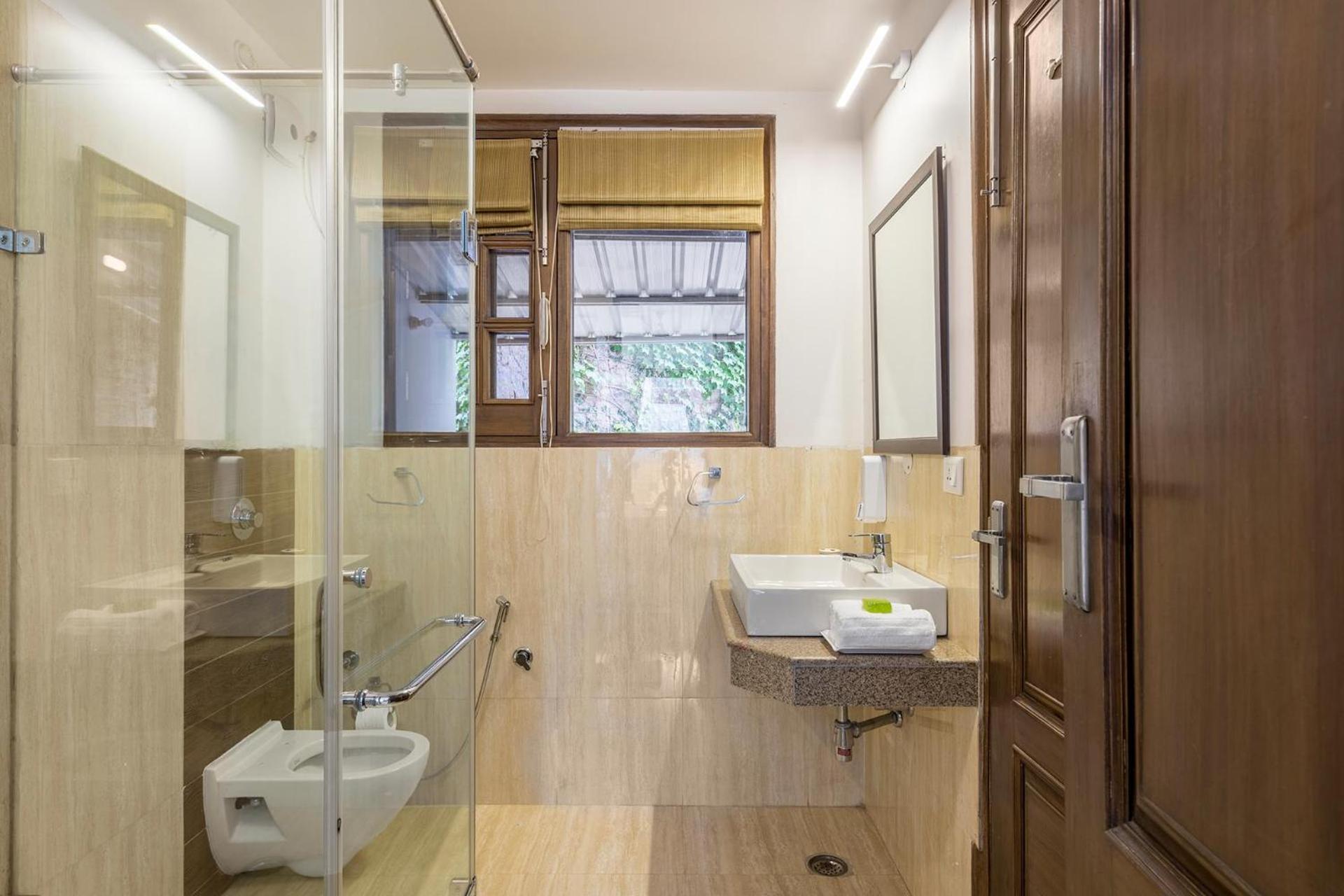 Stayvista At Bellevue With Outdoor Jacuzzi Kasauli Exterior foto
