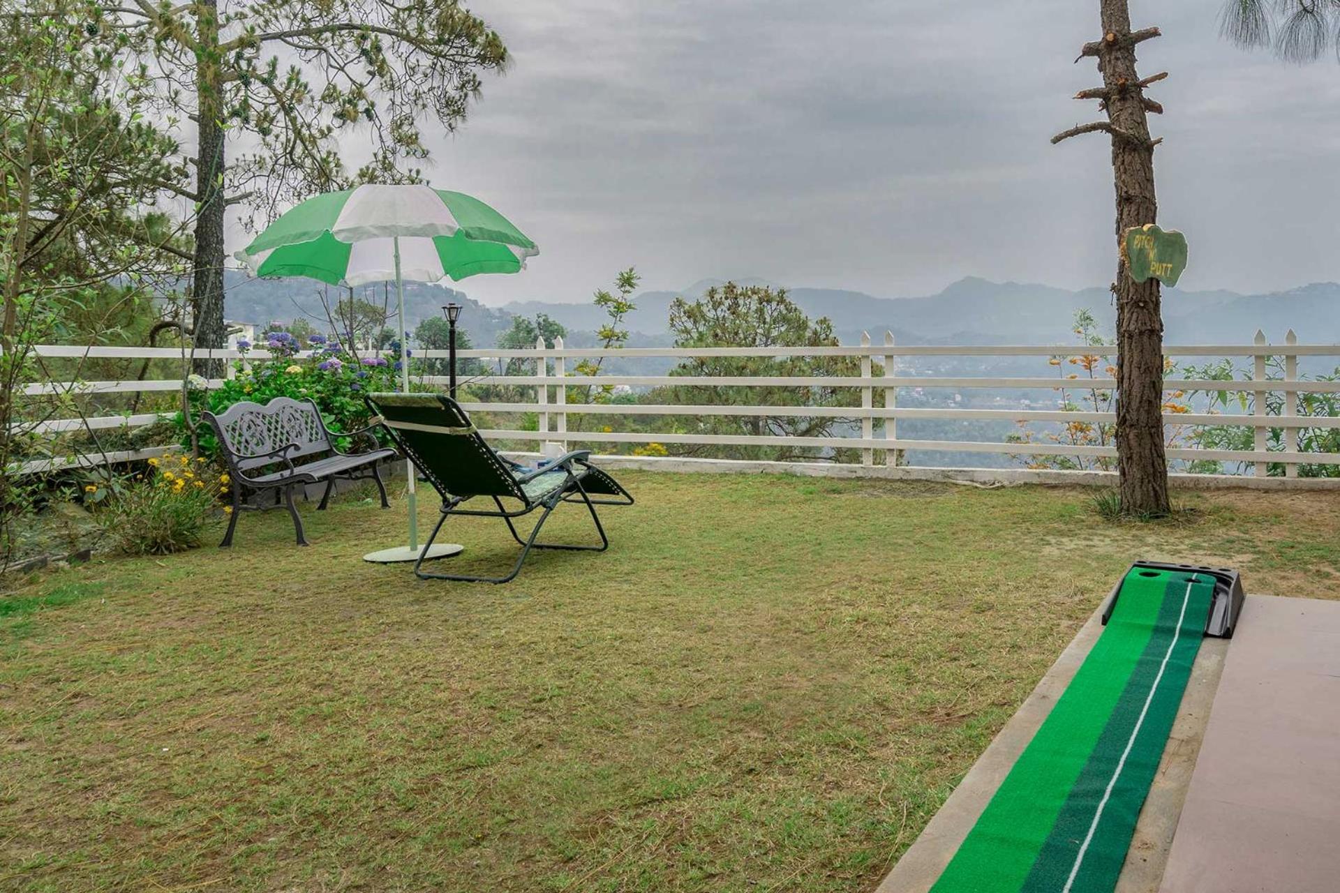 Stayvista At Bellevue With Outdoor Jacuzzi Kasauli Exterior foto