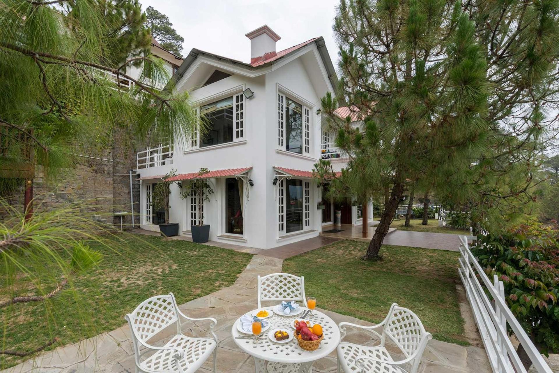 Stayvista At Bellevue With Outdoor Jacuzzi Kasauli Exterior foto